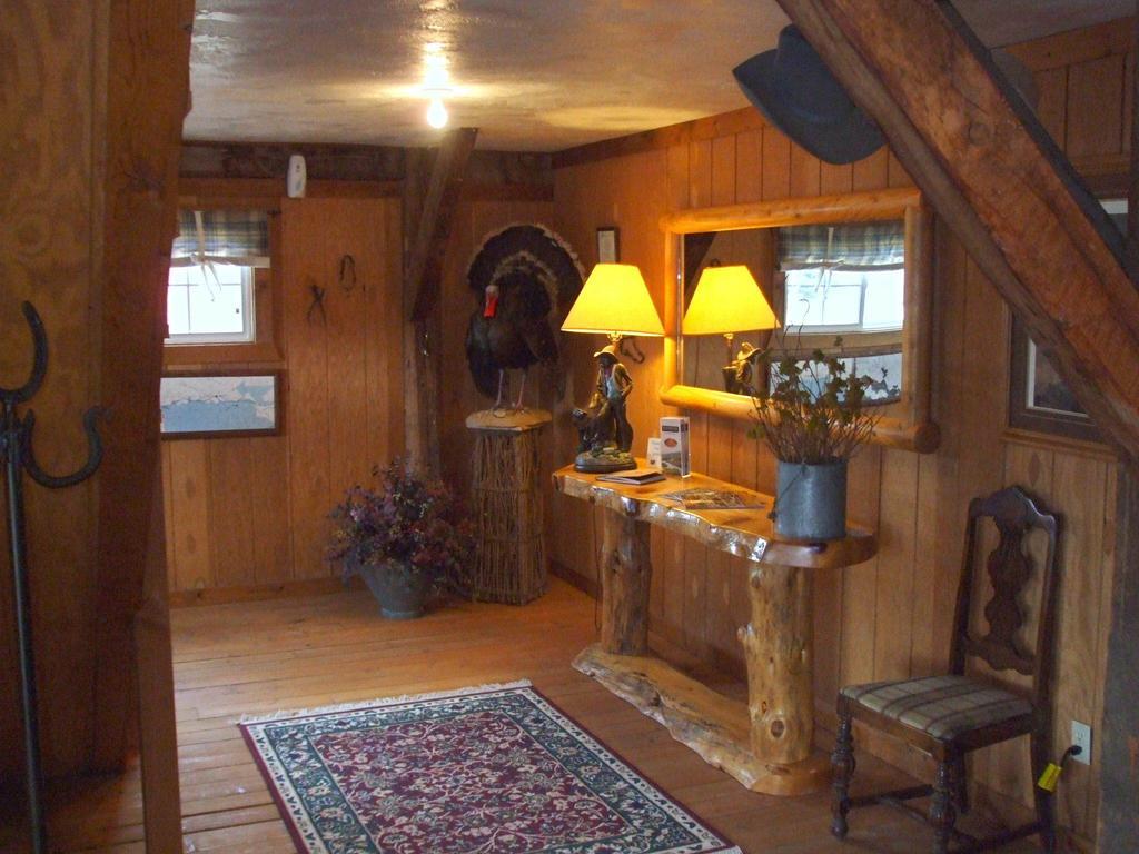 Hansen Guest Ranch Swan Valley Ruang foto