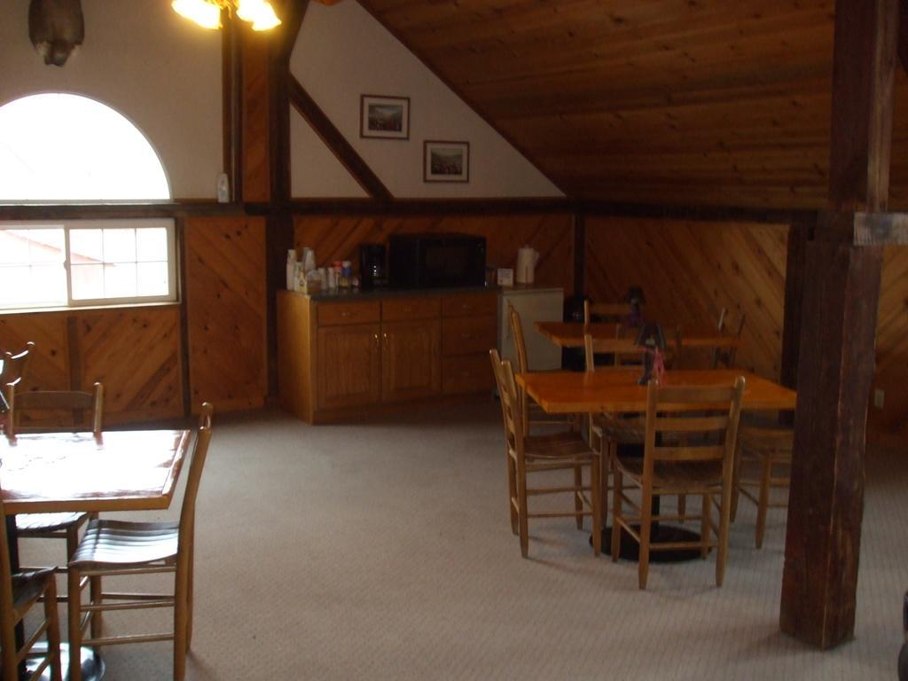 Hansen Guest Ranch Swan Valley Ruang foto