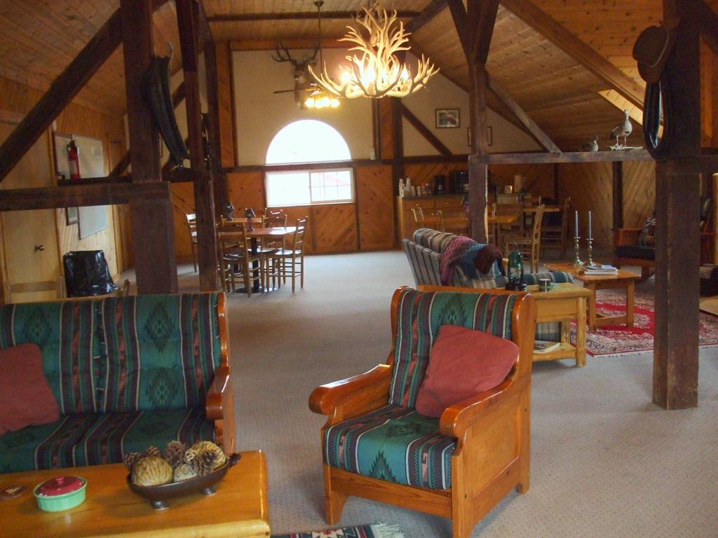 Hansen Guest Ranch Swan Valley Ruang foto