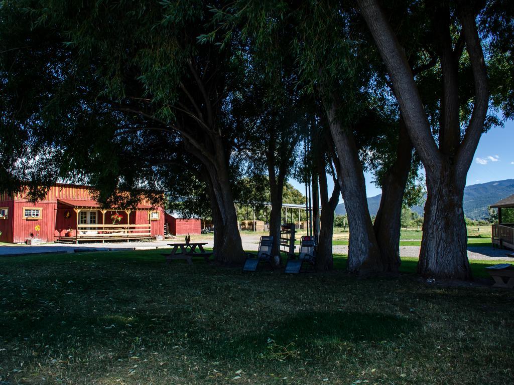 Hansen Guest Ranch Swan Valley Bagian luar foto